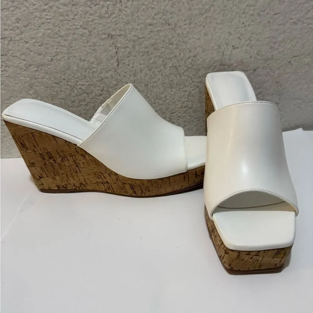 NEW BILLINI white wedge  sandals